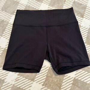 Lululemon Wunder Train 6” Short, Size 14